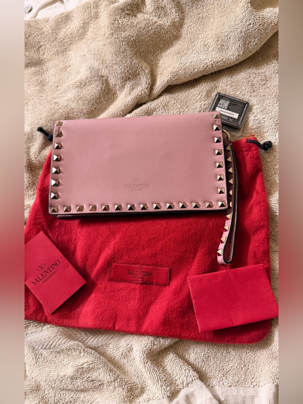 Authentic Valentino Garavani Rockstud Lilac Leather Wristlet Clutch Wallet w/COA